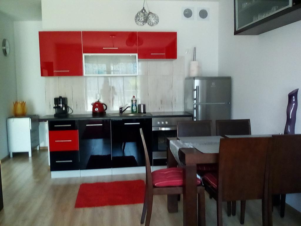 Karmazynowy Apartament Nad Morzem Apartman Kołobrzeg Kültér fotó